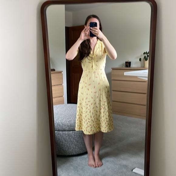 Reformation Dresses & Skirts - Réformation midi dress Size 2